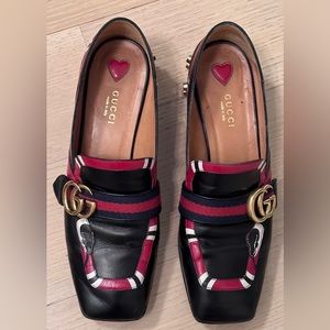 Authentic Gucci Black Leather loafers w/ snake detail & gold studded heels 39